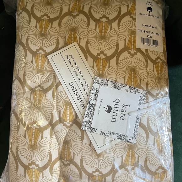 NWT Kate Quinn Neutral Deco Circle Bamboo Quilt - Picture 3 of 4